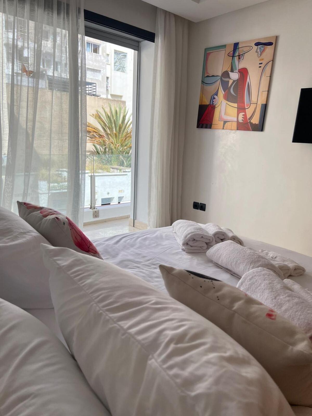 Apartamento For Married Couples Close To Zara Maarif Cosy & In The Heart Of Racine Twins Centers Maarif *