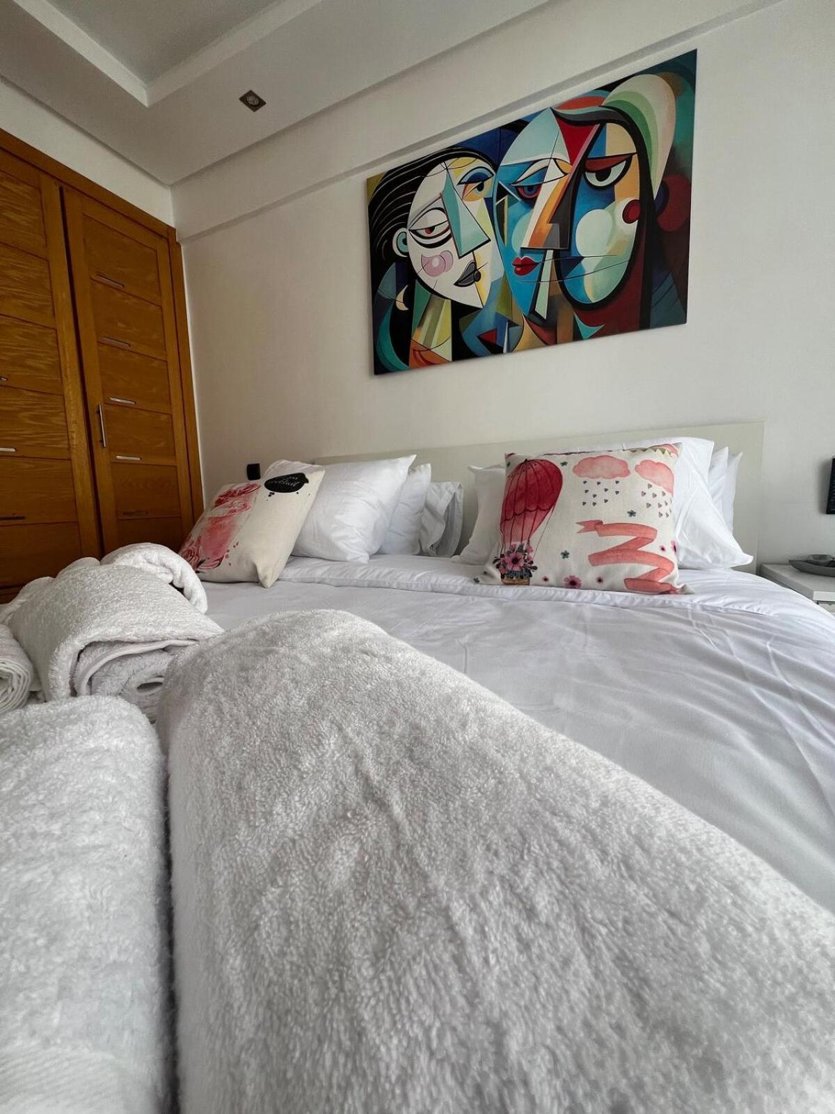 For Married Couples Close To Zara Maarif Cosy & In The Heart Of Racine Twins Centers Maarif *